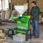 07_Lifestyle_Corn_Grinding
