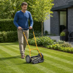 06_STIGA_SCM240R_Lawn_Use